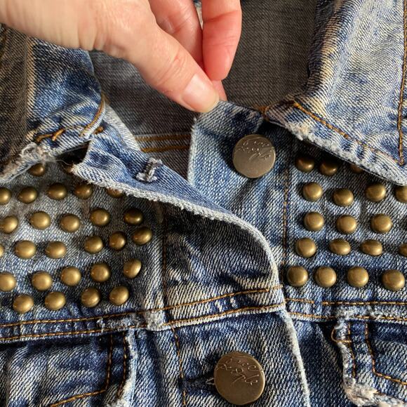 Free People : Brass-tone Studded Patchwork Distressed Boho Denim Jacket : XS - Picture 4 of 16